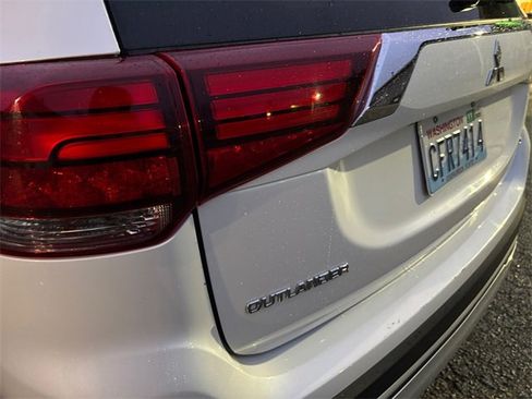 Used 2020 Mitsubishi Outlander SEL image 24