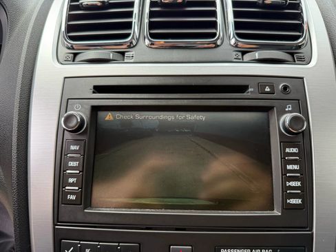 Used 2010 GMC Acadia SLT w/ Technology Package image 19