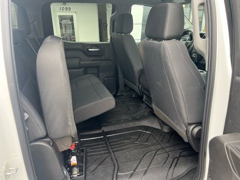 Used 2019 Chevrolet Silverado 1500 Custom w/ Custom Value Package image 12