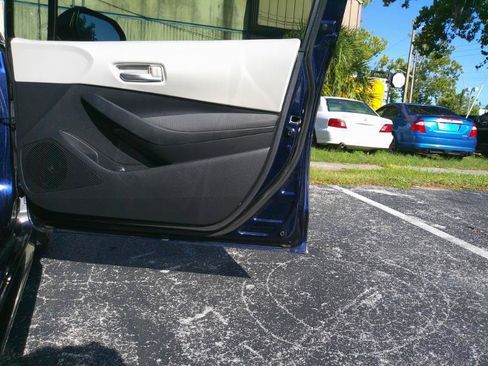 Used 2020 Toyota Corolla LE FWD image 25