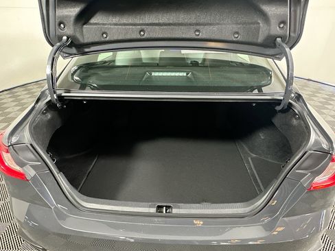 Used 2025 Toyota Camry SE image 31