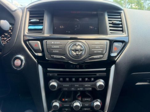 Used 2019 Nissan Pathfinder S AWD/4WD image 17
