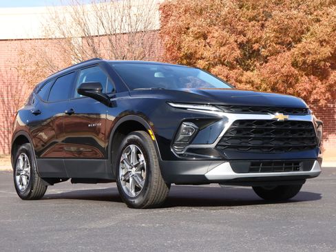 Certified 2024 Chevrolet Blazer LT w/ Convenience Package image 1