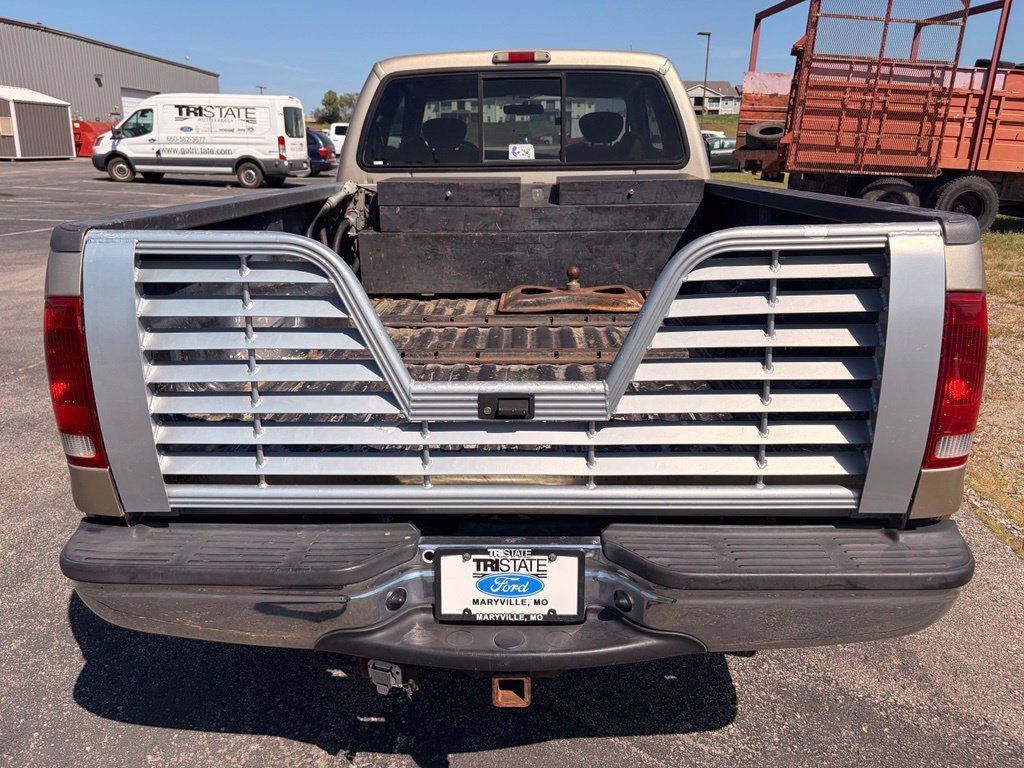 Used 2001 Ford F350 XLT RWD image 4