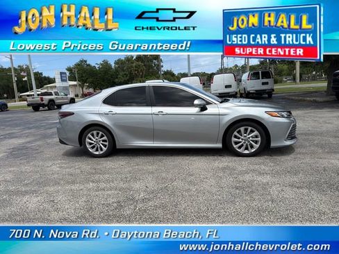 Used 2024 Toyota Camry LE w/ Convenience Package FWD image 16
