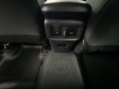 Used 2020 Toyota RAV4 LE AWD/4WD image 20