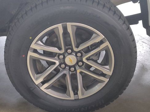Used 2019 Chevrolet Colorado W/T w/ Custom Special Edition RWD image 31
