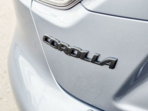 Used 2025 Toyota Corolla LE image 18