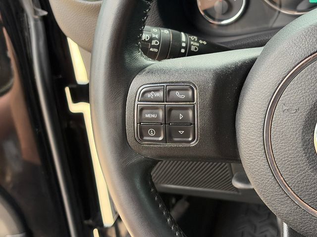 Used 2018 Jeep Wrangler Unlimited Rubicon w/ Connectivity Group AWD/4WD image 28