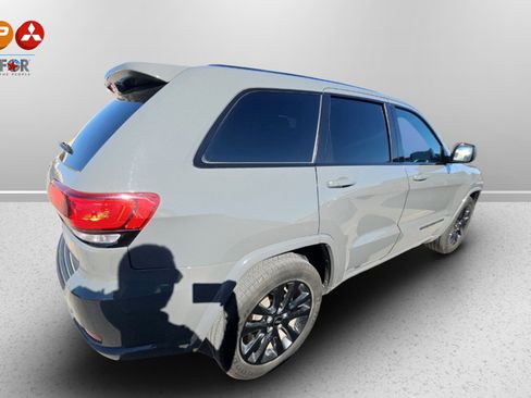 Used 2019 Jeep Grand Cherokee Altitude image 11