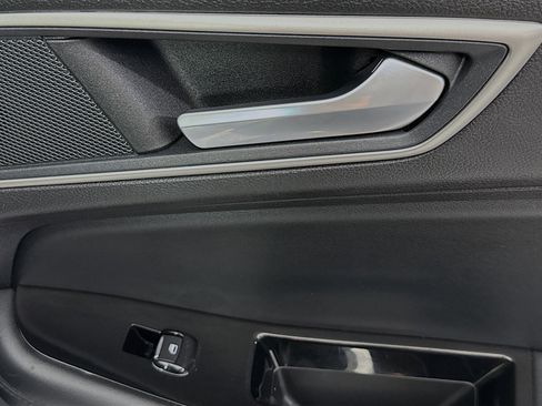 Used 2019 Ford Edge SEL w/ Cold Weather Package image 30