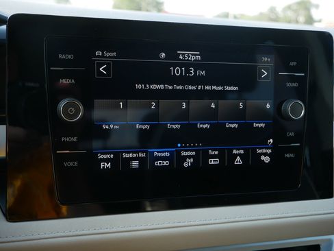 New 2025 Volkswagen Taos SE image 8