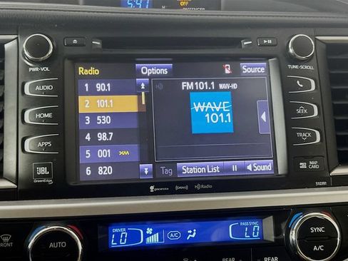 Used 2019 Toyota Highlander Limited Platinum FWD image 14