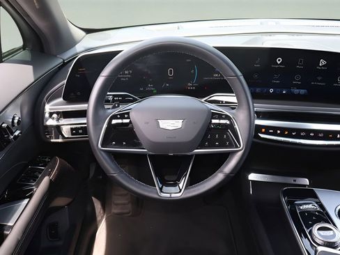 Certified 2024 Cadillac Lyriq Tech RWD image 15