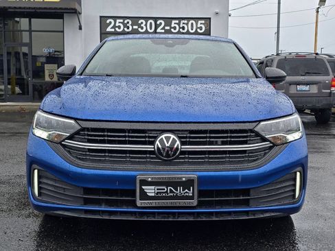 Used 2024 Volkswagen Jetta Sport FWD image 3