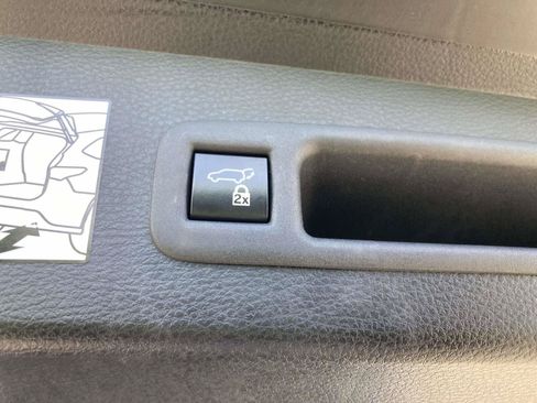 Used 2021 Toyota Sienna XLE w/ XLE Plus Package FWD image 15