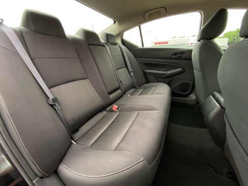 Used 2024 Nissan Altima 2.5 SV FWD image 13