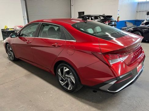 Used 2024 Hyundai Elantra Limited FWD image 5
