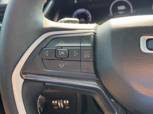 Used 2023 Jeep Grand Cherokee L Laredo AWD/4WD image 20