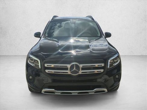 Used 2020 Mercedes-Benz GLB 250 w/ Premium Package image 2