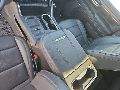 Used 2025 GMC Sierra 2500 Denali AWD/4WD image 24