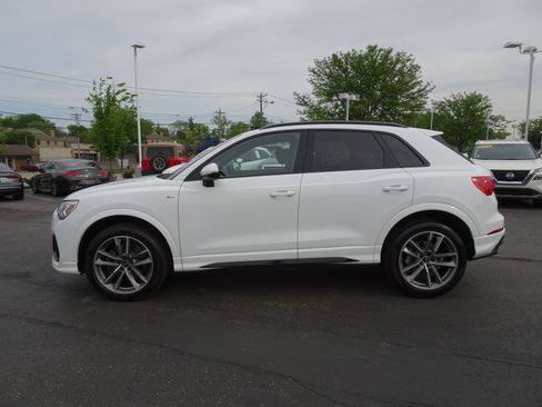 Certified 2024 Audi Q3 2.0T Premium w/ Convenience Package AWD/4WD image 2