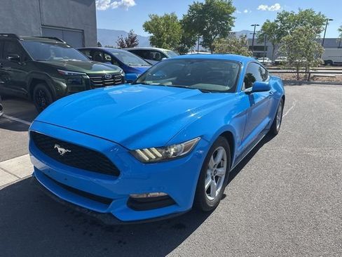 Used 2017 Ford Mustang Coupe RWD image 1
