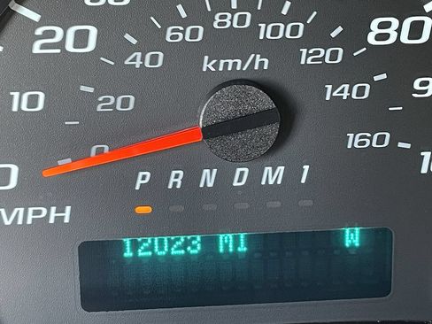 Used 2025 Chevrolet Express 3500 LT w/ LT Preferred Equipment Group RWD image 26
