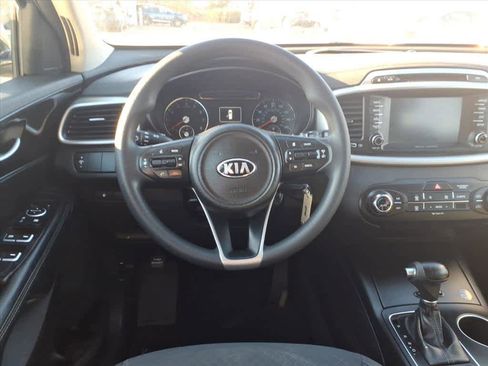 Used 2018 Kia Sorento LX image 14