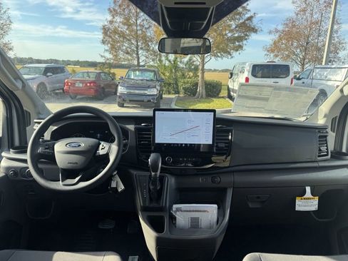 Used 2024 Ford Transit 350 XLT image 4