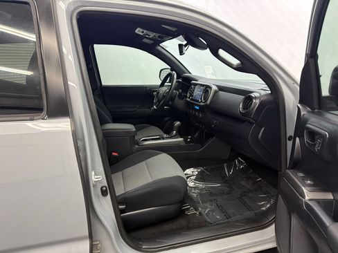Used 2021 Toyota Tacoma TRD Off-Road AWD/4WD image 14