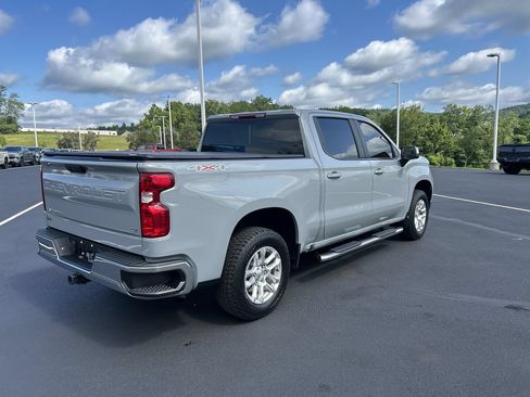 Used 2024 Chevrolet Silverado 1500 LT AWD/4WD image 7