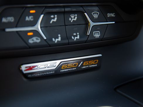 Used 2019 Chevrolet Corvette Z06 RWD image 7