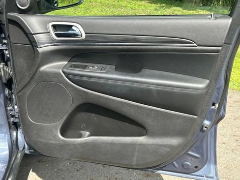 Used 2021 Jeep Grand Cherokee Limited AWD/4WD image 38