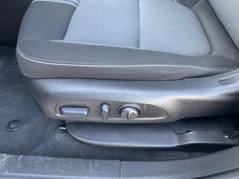 Used 2025 Chevrolet Blazer LT image 14