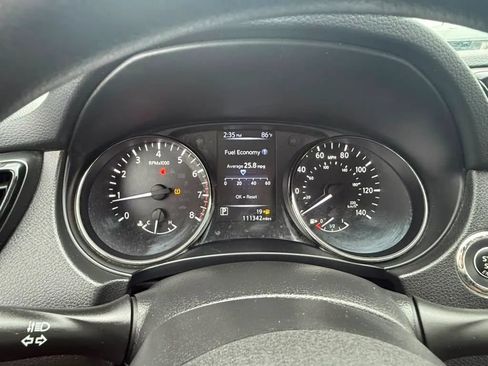 Used 2017 Nissan Rogue Sport SV FWD image 13