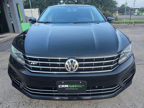 Used 2018 Volkswagen Passat 2.0T R-Line image 4