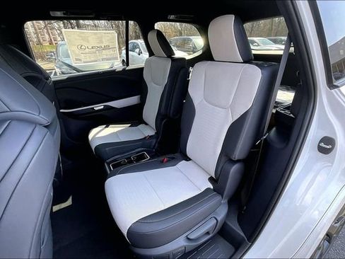 New 2026 Lexus TX 500h AWD image 10