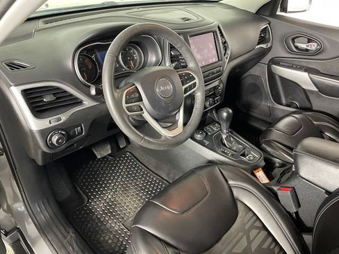 Certified 2022 Jeep Cherokee Latitude w/ Sun & Sound Group AWD/4WD image 3