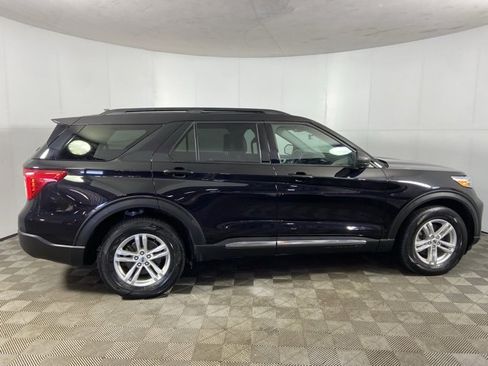 Used 2023 Ford Explorer XLT w/ Equipment Group 202A image 4