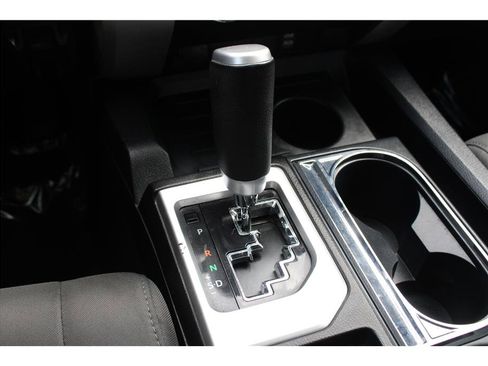 Used 2018 Toyota Tundra SR5 w/ SR5 Upgrade Package RWD image 29