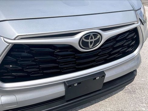 Used 2023 Toyota Highlander XLE image 33