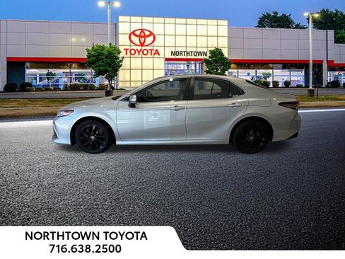 Used 2021 Toyota Camry LE w/ Convenience Package FWD image 2