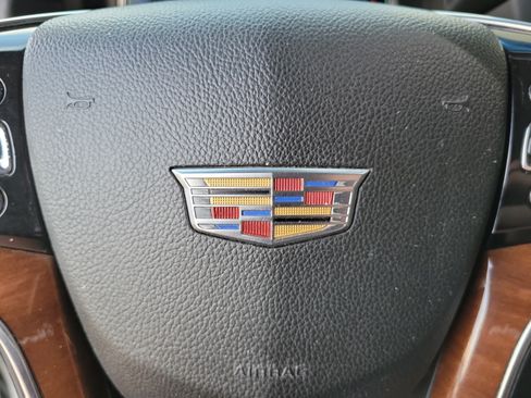 Used 2019 Cadillac Escalade ESV Luxury RWD image 21