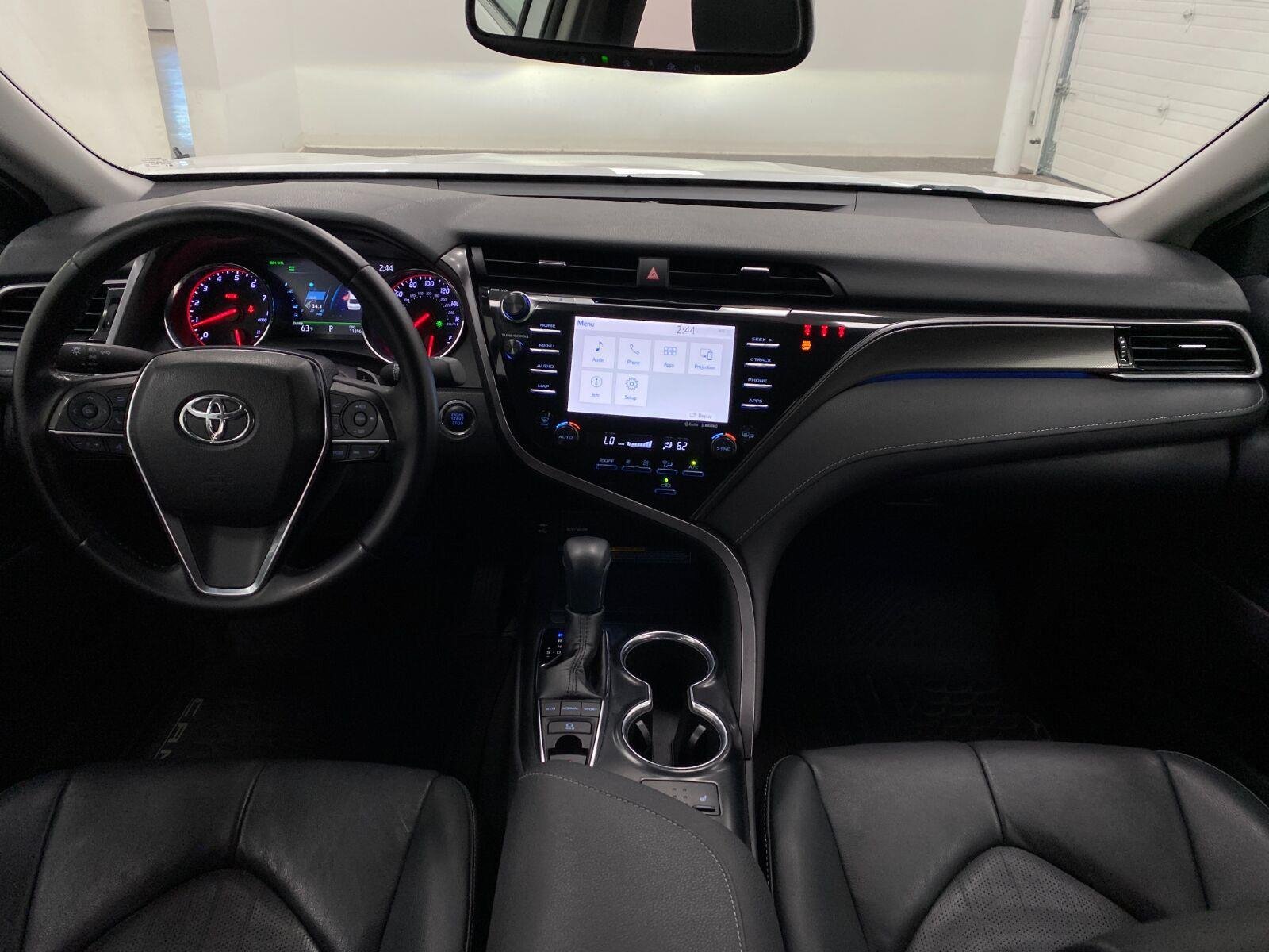 Used 2019 Toyota Camry XSE FWD image 21