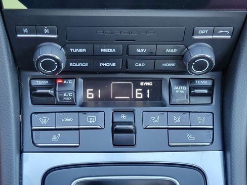 Used 2024 Porsche 718 Cayman image 19