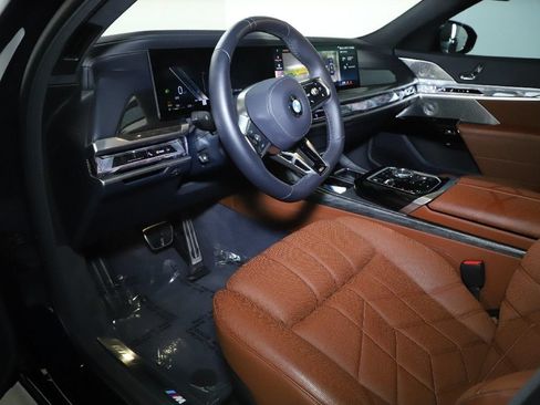 Used 2023 BMW 760i xDrive w/ Luxury Rear Seating Package AWD/4WD image 21