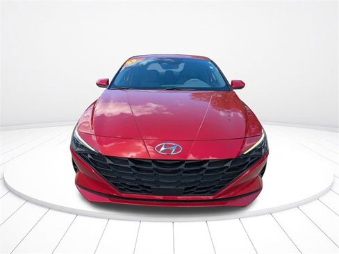 Used 2023 Hyundai Elantra SEL w/ Convenience Package image 9