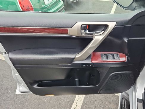 Used 2019 Lexus GX 460 Premium image 12