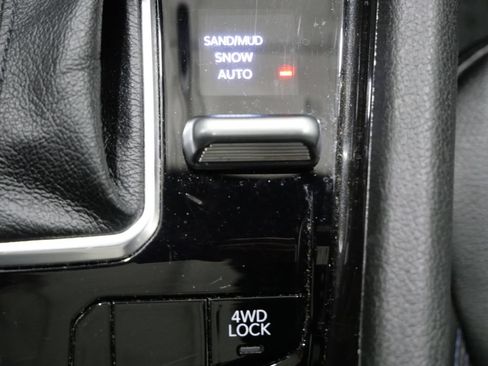 Used 2025 Jeep Compass Latitude w/ Sun & Sound Group AWD/4WD image 21
